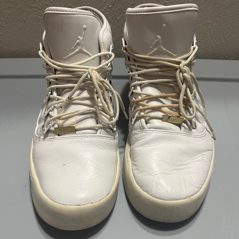 Jordan‎ White High-Top Sneakers